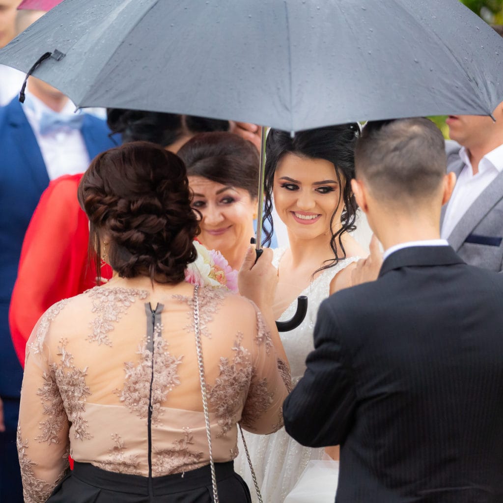 Ce fac dacă plouă în ziua nunții mele?
